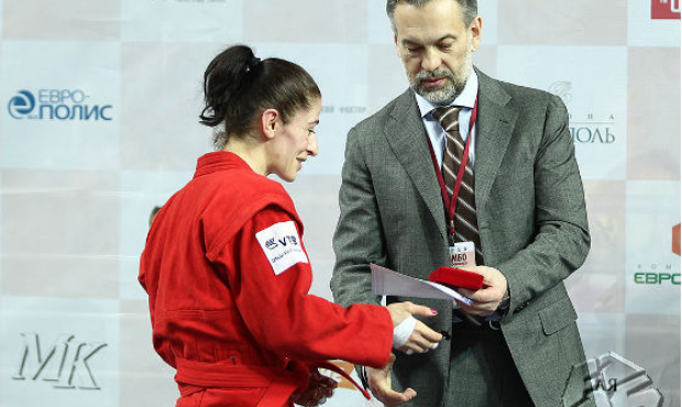 The prize fund of the World SAMBO Cup 2012 amounted to 100 thousand US dollars