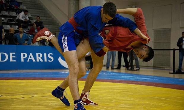 Combat Sambo among women and other surprising moments of the Paris Grand Prix 2015