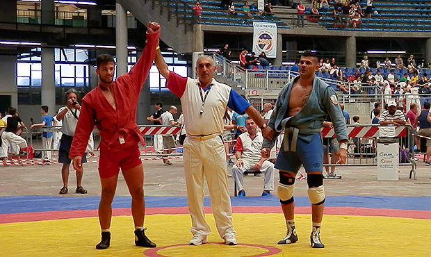 A special gymnasium, a pro and an infant – the highlights of the Italian Sambo Championship
