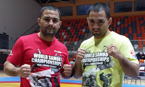 Братья Димитровы примерили футболки чемпионата мира по самбо в Софии